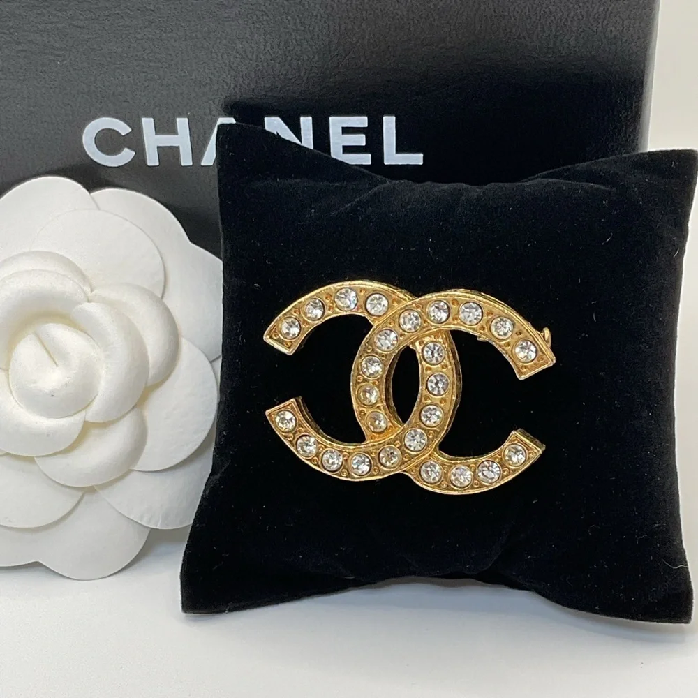 CHANEL CC Logo Rhinestone Brooch